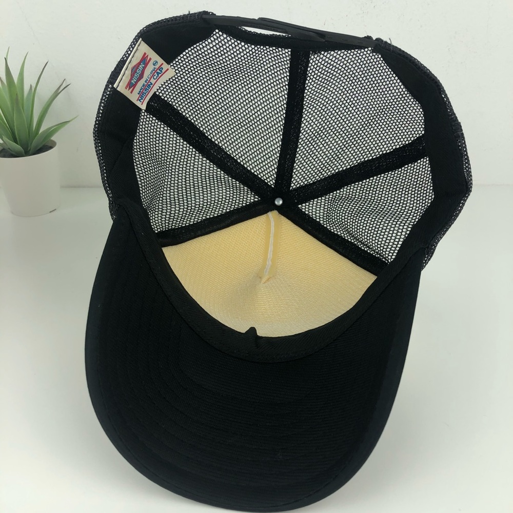 Vans Off The Wall Black & White Trucker Style Snap Back Baseball Cap - Picture 13 of 16